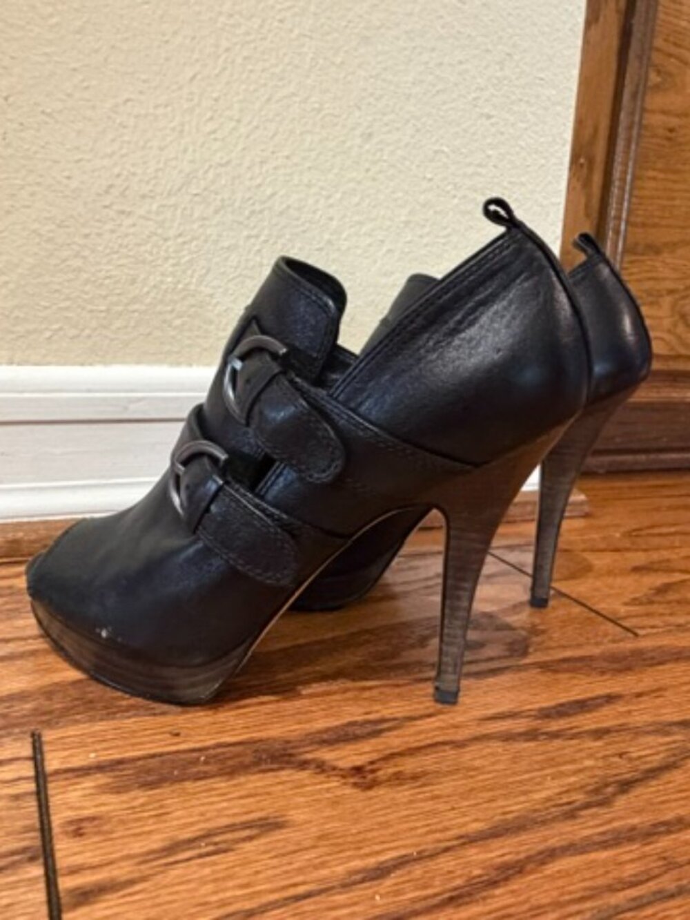 Coach Black Leather Peep Toe Buckle Heels Pumps, Size 8.5 - Picture 3 of 3
